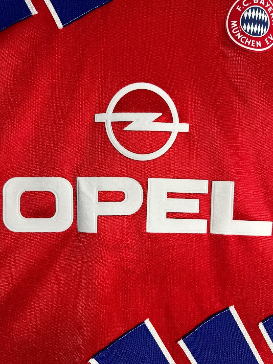 The Bayern Munchen Retro shirt 1993-1995