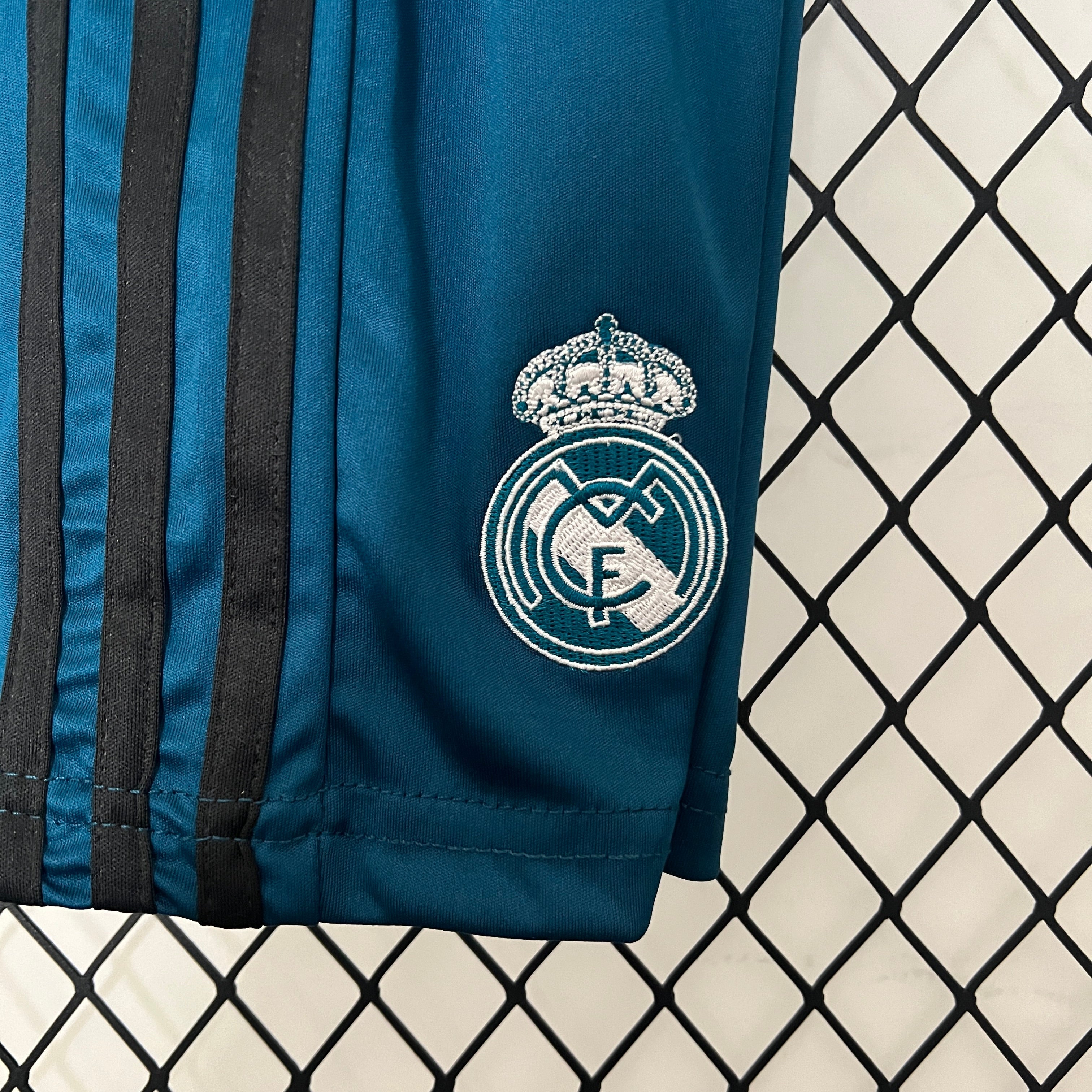 Real Madrid Retro Kids Kit 2017-18