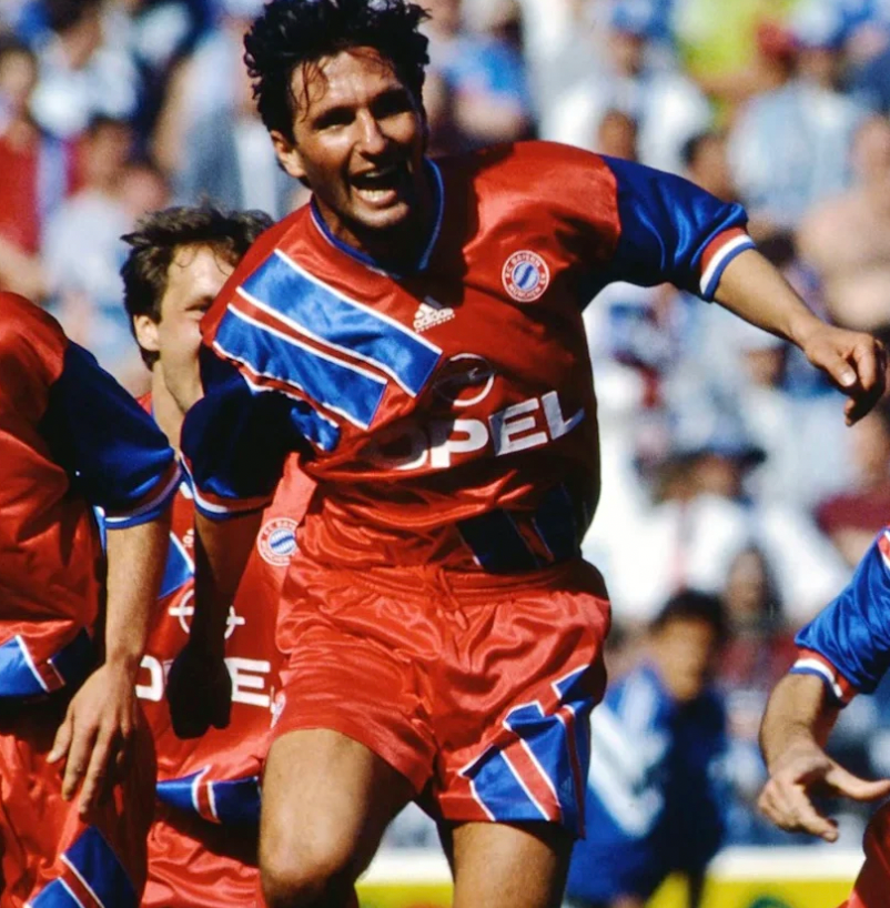 The Bayern Munchen Retro shirt  1993-1995